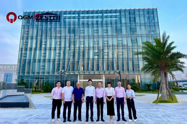 สมาคมจีนแซนด์แอนด์กรวดเยี่ยมชมกลุ่มเครื่อง QGM Block Machine เพื่อการวิจัยและคำแนะนำ