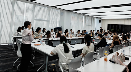 เยี่ยมชม Quangong Co., Ltd. และสำรวจความลับของการทำอิฐอัจฉริยะ